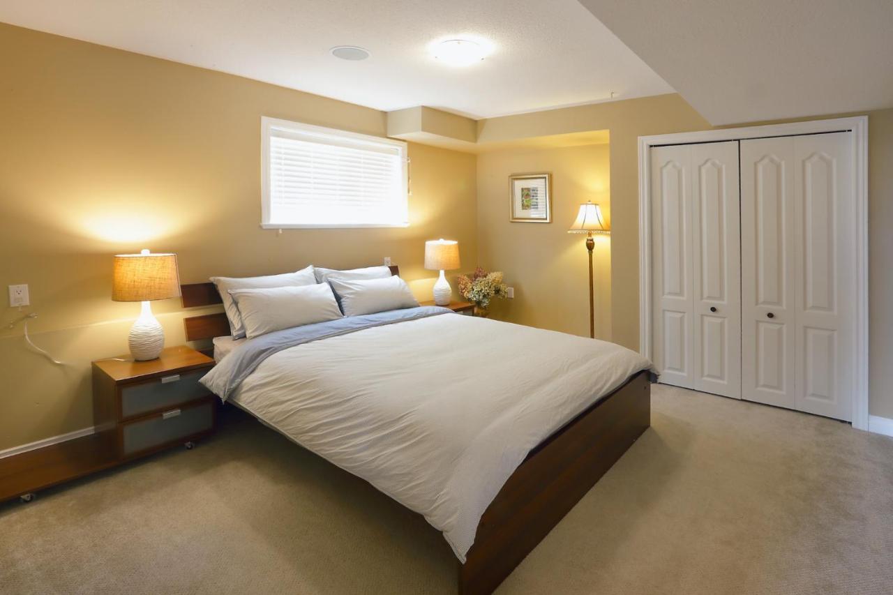 Lovely J Home -Stunning River View Cozy Two Bedroom Private Suite New Westminster Bagian luar foto