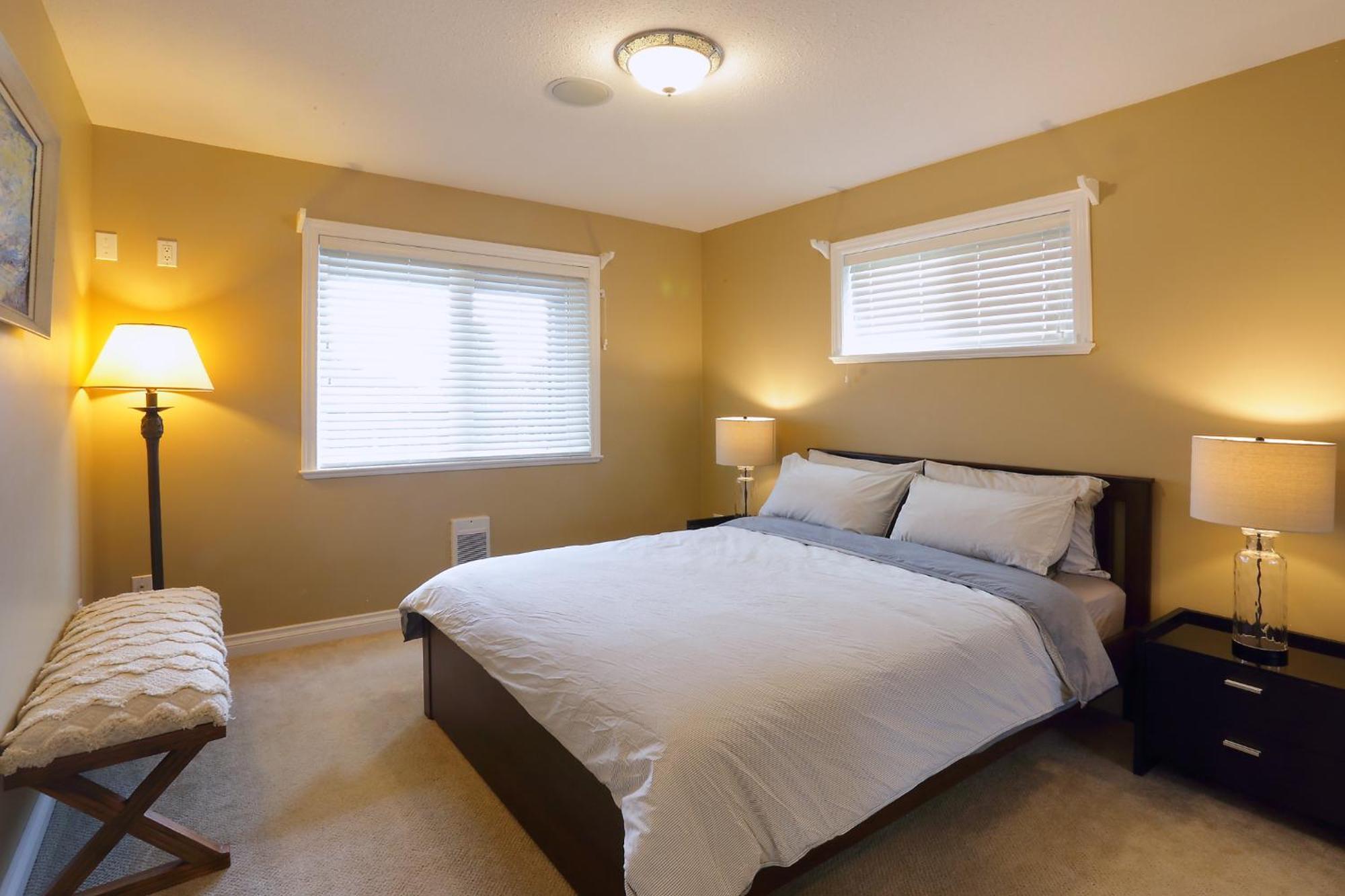 Lovely J Home -Stunning River View Cozy Two Bedroom Private Suite New Westminster Bagian luar foto