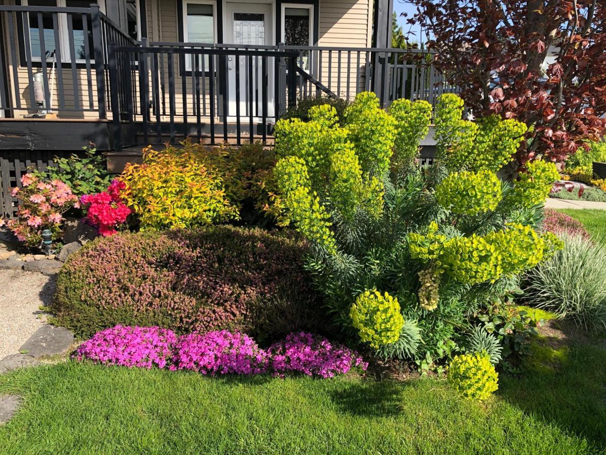 Lovely J Home -Stunning River View Cozy Two Bedroom Private Suite New Westminster Bagian luar foto