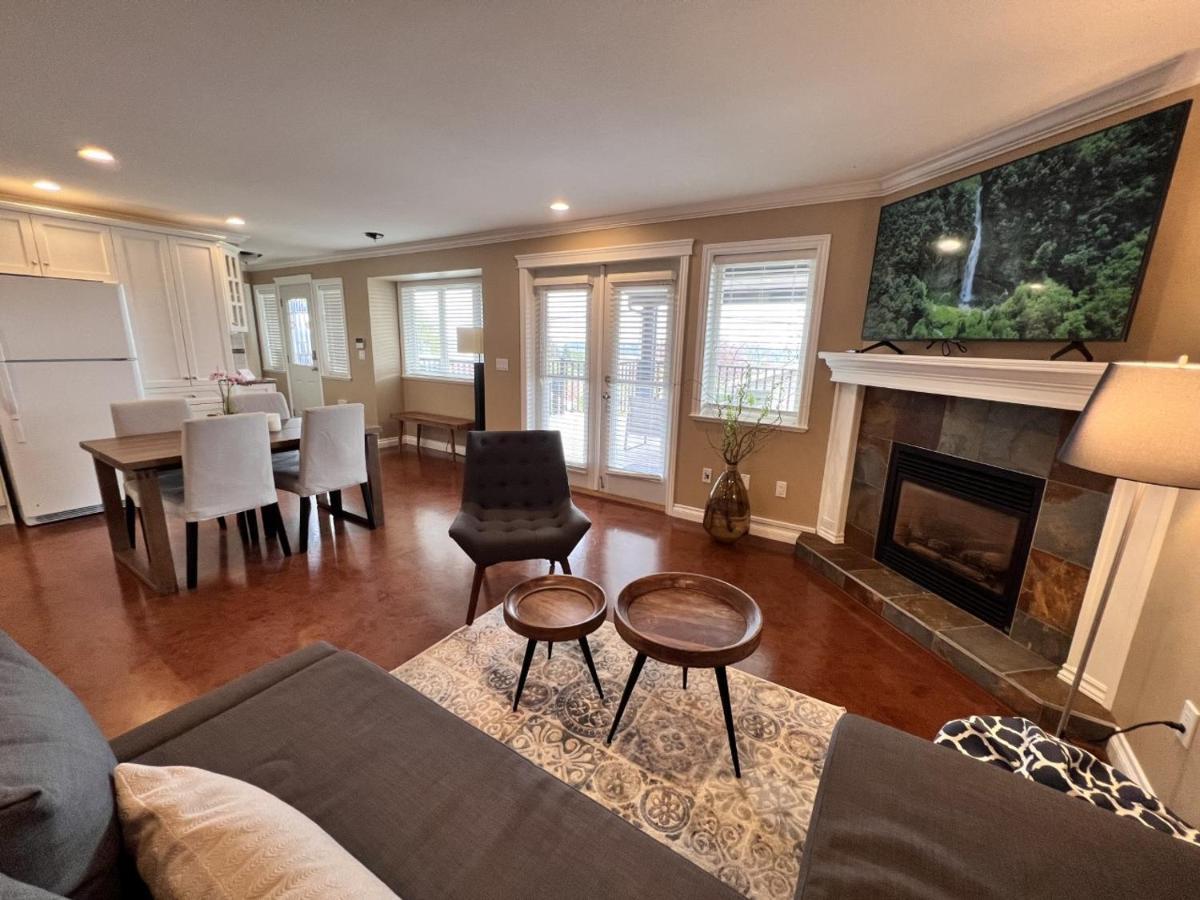 Lovely J Home -Stunning River View Cozy Two Bedroom Private Suite New Westminster Bagian luar foto