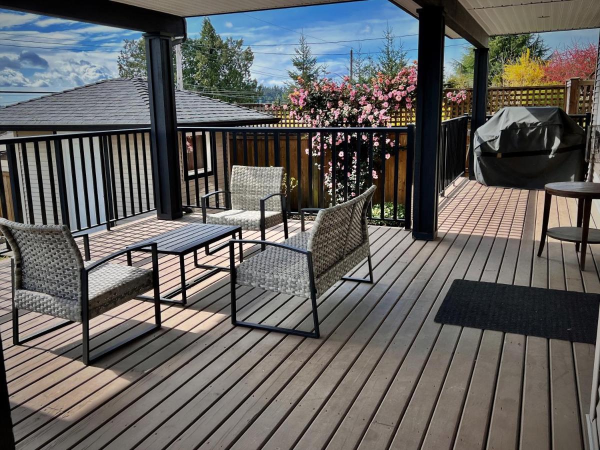 Lovely J Home -Stunning River View Cozy Two Bedroom Private Suite New Westminster Bagian luar foto